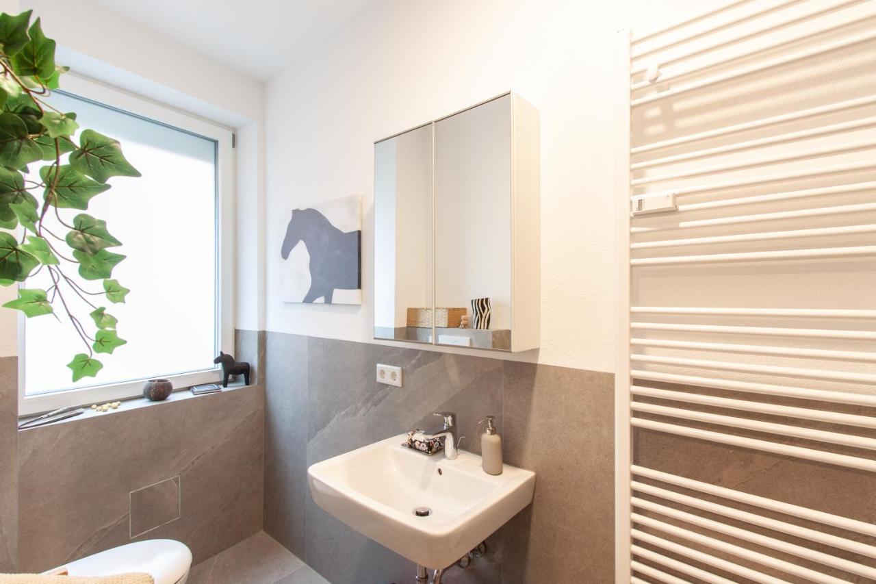 Apartamento Juliusliving - Modernes Wohnen An Der Juliuspromenade Wurzburgo Exterior foto