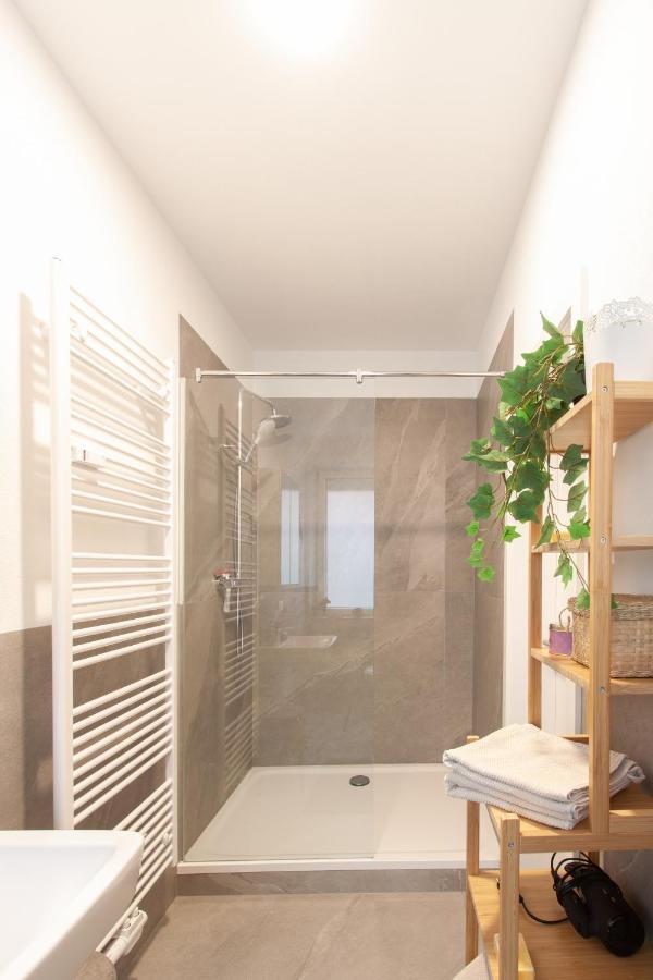 Apartamento Juliusliving - Modernes Wohnen An Der Juliuspromenade Wurzburgo Exterior foto
