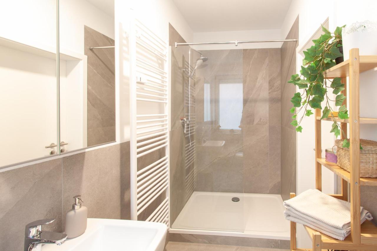 Apartamento Juliusliving - Modernes Wohnen An Der Juliuspromenade Wurzburgo Exterior foto